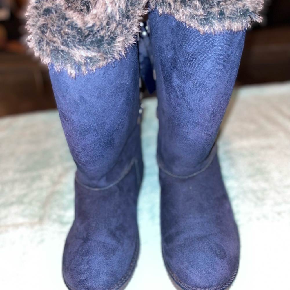 Just Fab boots with the fur Size 9
